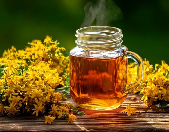 St. John’s Wort tea preparation